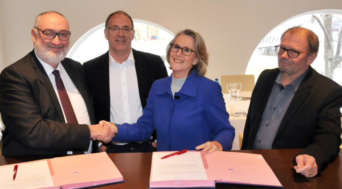 La Capeb et Watts partenaires pour accompagner les plombiers-chauffagistes La Capeb et Watts, société qui offre une gamme de solutions innovantes dans le domaine de l’eau, du chauffage et de la climatisation, ont signé le 28 février un partenariat afin d’accompagner les plombiers-chauffagistes en leur fournissant des solutions plus performantes et plus saines.