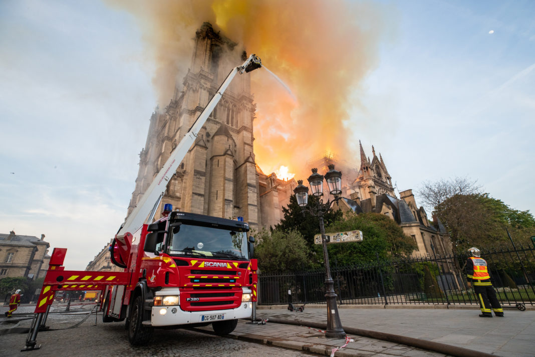 Feu cathédrale Notre Dame de Paris