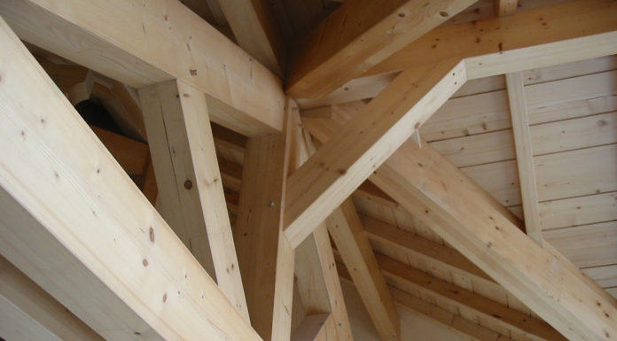 Dispano commercialise dorénavant une gamme de poutres contrecollées sapin-épicéa 100 % bois français certifiées PEFC 100 %