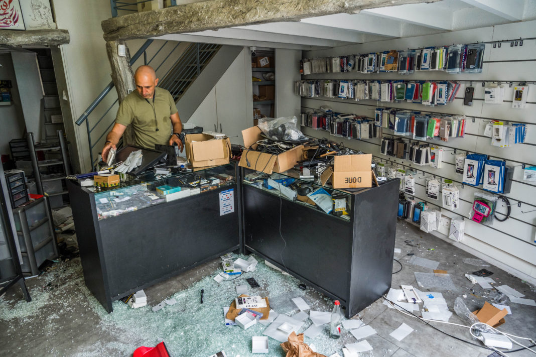 Ville de Grenoble, degats, commerce sinistre, vandalise apres les emeutes urbaines liees a la mort de Nahel