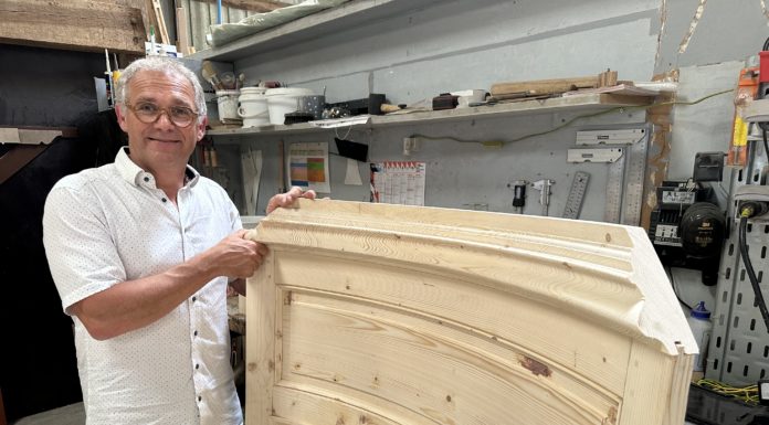 Thierry Mesnil, le Docteur House de la menuiserie Thierry Mesnil, spécialiste de la restauration d'ouvrages anciens en bois