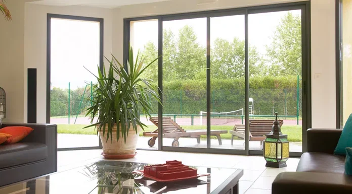 Fenêtres anciennes : l’UFME plaide pour leur intégration aux aides à la rénovation